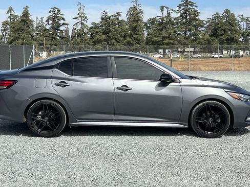 Used 2023 Nissan Sentra SR FWD image 9