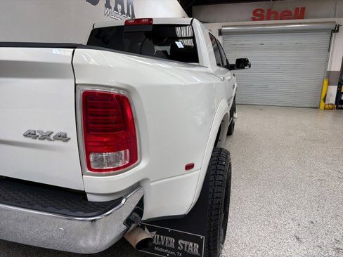 Used 2017 RAM 3500 Laramie Longhorn image 38