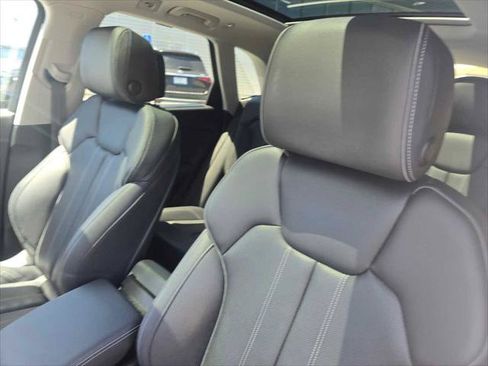Used 2023 Audi Q5 e Premium Plus w/ Premium Plus Package AWD/4WD image 25
