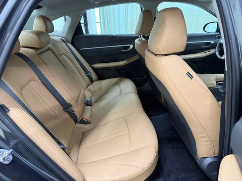 Used 2025 Hyundai Sonata Limited FWD image 17
