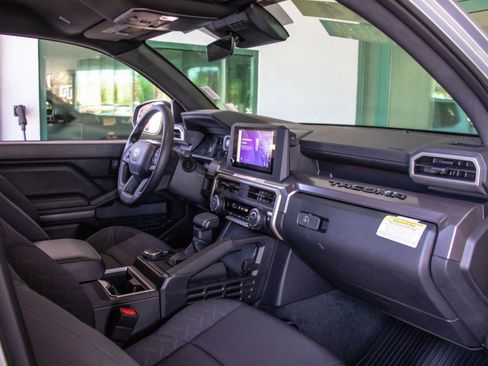 Used 2025 Toyota Tacoma SR5 image 18