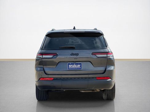 Used 2024 Jeep Grand Cherokee L Altitude image 6