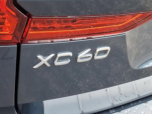 Certified 2024 Volvo XC60 B5 Core w/ Climate Package image 32