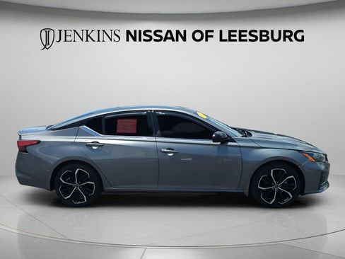 Certified 2023 Nissan Altima 2.5 SR w/ SR Premium Package FWD image 3