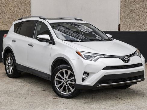 Used 2017 Toyota RAV4 Limited FWD image 6
