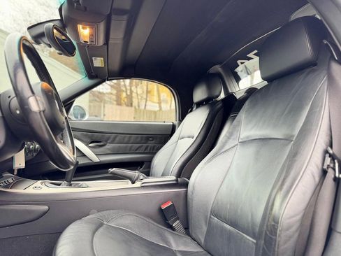 Used 2004 BMW Z4 2.5i image 16