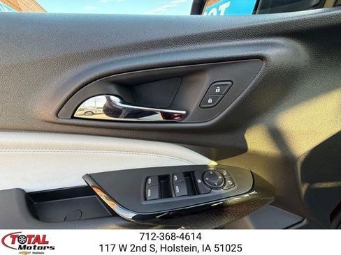 New 2026 Chevrolet Trax LT w/ Sunroof Package FWD image 16