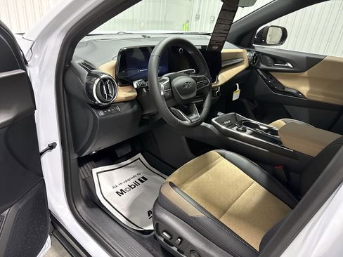 New 2026 Chevrolet Equinox ACTIV w/ Safety and Technology Package image 10