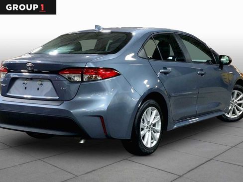 Used 2025 Toyota Corolla LE w/ LE Premium Package FWD image 13