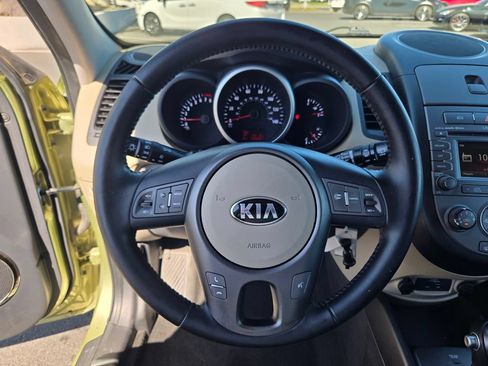 Used 2013 Kia Soul ! FWD image 25
