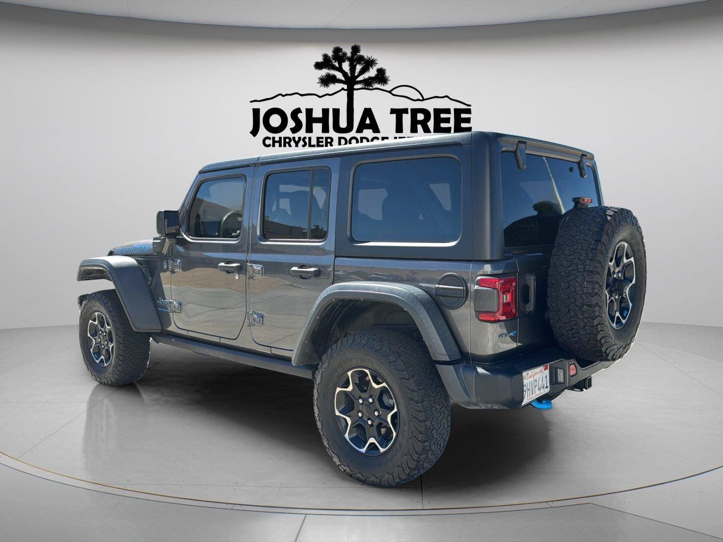 Used 2023 Jeep Wrangler Unlimited Rubicon 4xe w/ Steel Bumper Group AWD/4WD image 5