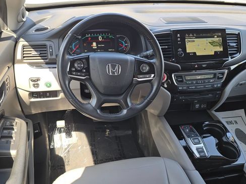 Used 2019 Honda Pilot Touring image 11