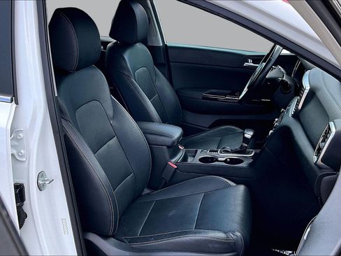 Used 2021 Kia Sportage EX w/ EX Technology Package FWD image 7