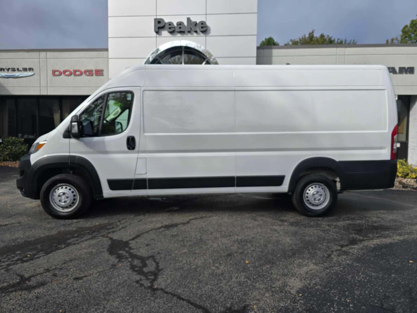 Used 2025 RAM ProMaster 3500 w/ Convenience Group FWD image 3