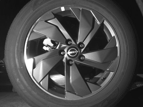 Used 2025 Nissan Rogue SV image 15