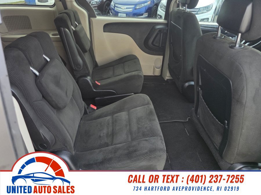 Used 2016 Dodge Grand Caravan SE w/ Quick Order Package 29E SE FWD image 12