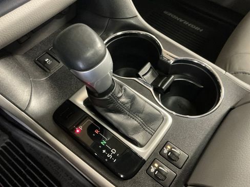 Certified 2018 Toyota Highlander XLE image 24