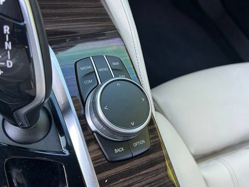 Used 2022 BMW 540i w/ M Sport Package RWD image 32