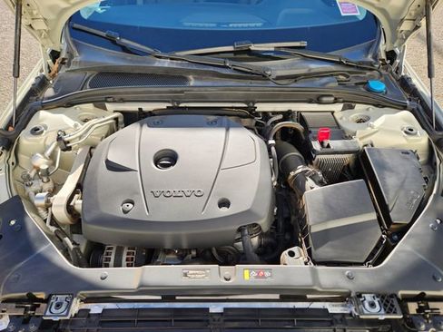 Certified 2021 Volvo S60 T5 Momentum w/ Premium Package image 21