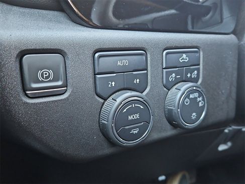 Used 2022 Chevrolet Silverado 1500 LT w/ Protection Package image 24