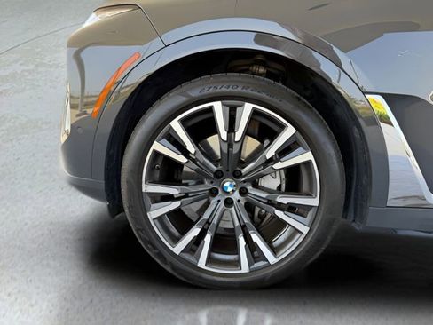 Used 2024 BMW X7 xDrive40i w/ Premium Package AWD/4WD image 12
