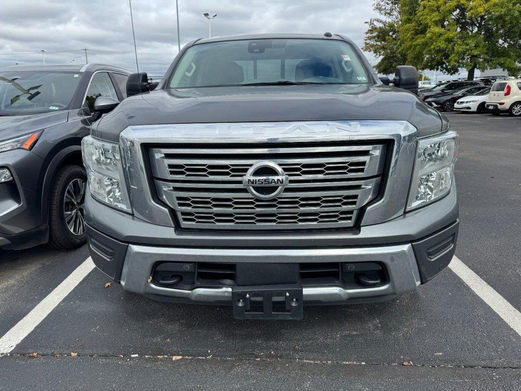Used 2021 Nissan Titan SV w/ SV Convenience Package AWD/4WD image 2