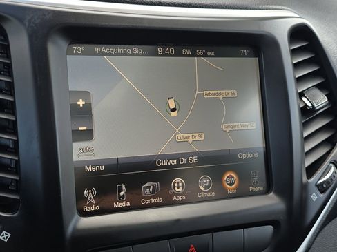 Used 2015 Jeep Cherokee Trailhawk w/ Comfort/Convenience Group AWD/4WD image 19