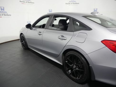 Used 2023 Honda Civic Sport image 9