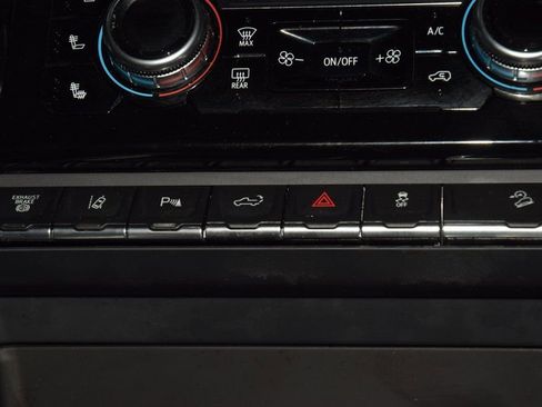 Used 2024 GMC Sierra 2500 Denali Ultimate image 36