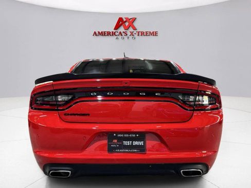 Used 2018 Dodge Charger SXT w/ Blacktop Package image 6