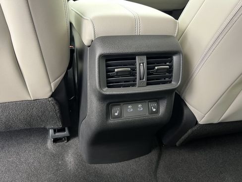 New 2026 Nissan Murano Platinum AWD/4WD image 17
