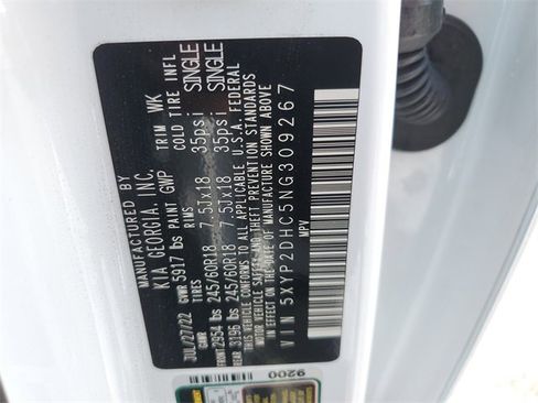 Certified 2022 Kia Telluride LX image 32