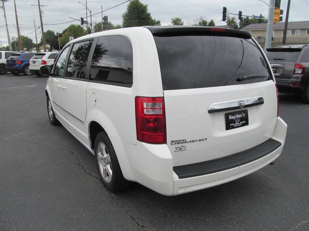 Used 2008 Dodge Grand Caravan SXT FWD image 3