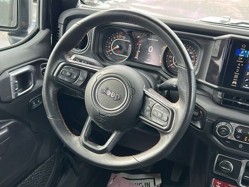 Used 2024 Jeep Gladiator Mojave w/ Technology Group image 24