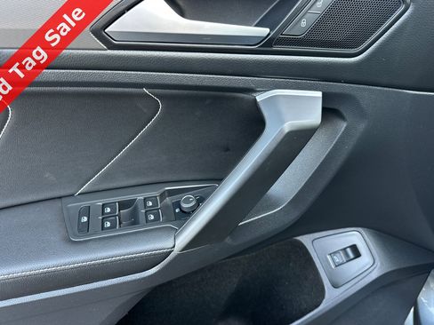 Certified 2024 Volkswagen Tiguan SE R-Line image 11