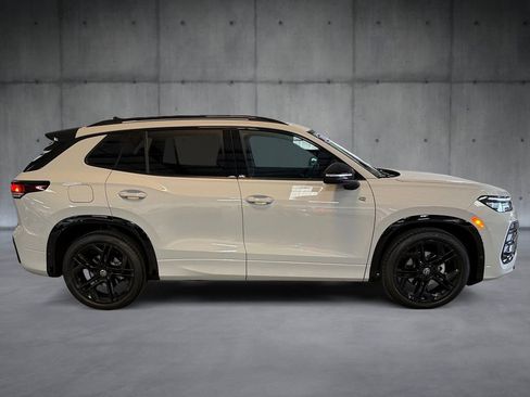 New 2026 Volkswagen Tiguan SE R-Line AWD/4WD image 6