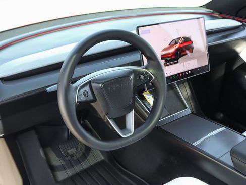 Used 2026 Tesla Model Y Long Range RWD image 19