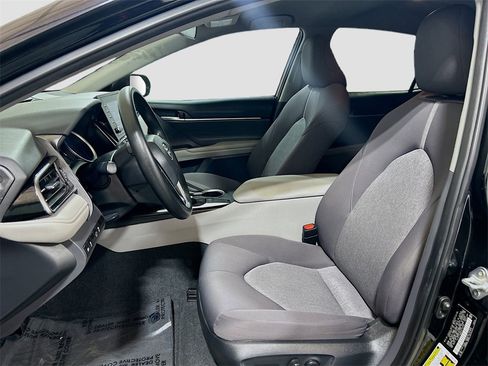 Used 2023 Toyota Camry LE image 17