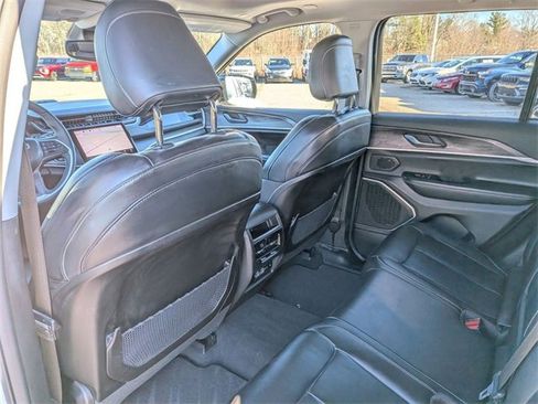 Used 2022 Jeep Grand Cherokee Limited 4xe image 28