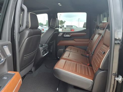 Used 2024 GMC Sierra 1500 Denali Ultimate AWD/4WD image 19
