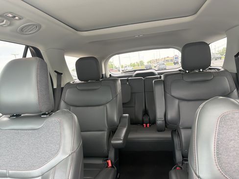 Used 2025 Ford Explorer Active w/ Active Comfort Package AWD/4WD image 47