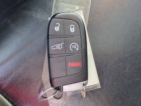 Used 2021 Jeep Grand Cherokee Limited AWD/4WD image 35