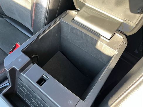 Used 2024 Ford Explorer ST-Line w/ Class IV Trailer Tow Package image 25