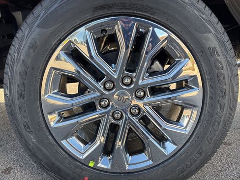 New 2025 Ford F150 King Ranch w/ FX4 Off-Road Package image 18