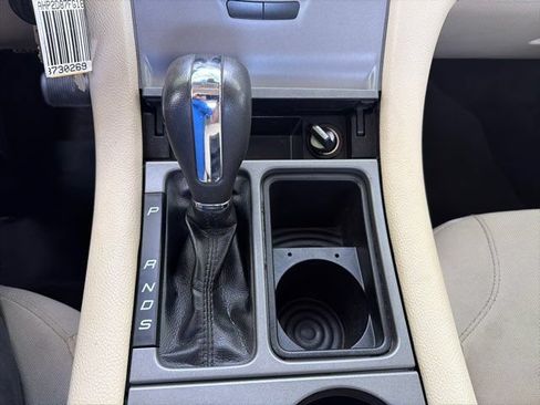 Used 2015 Ford Taurus SE FWD image 17