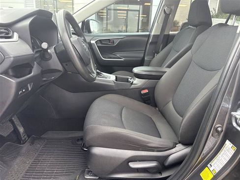 Used 2024 Toyota RAV4 LE FWD image 4