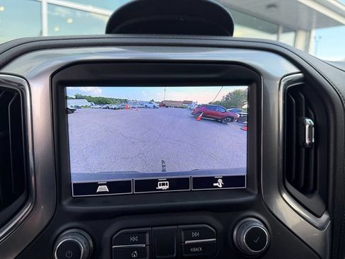 Used 2022 Chevrolet Silverado 1500 LTZ w/ LTZ Convenience Package II AWD/4WD image 11
