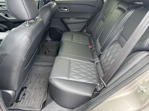 Used 2024 Nissan Rogue Platinum FWD image 24