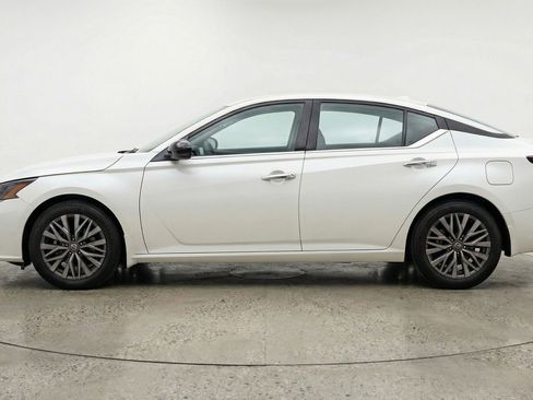 Used 2025 Nissan Altima 2.5 SV image 5