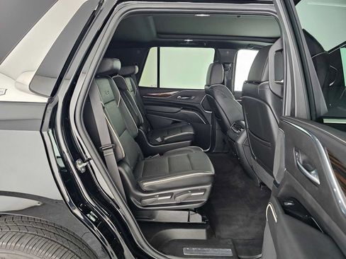 Used 2023 Cadillac Escalade Premium Luxury AWD/4WD image 12